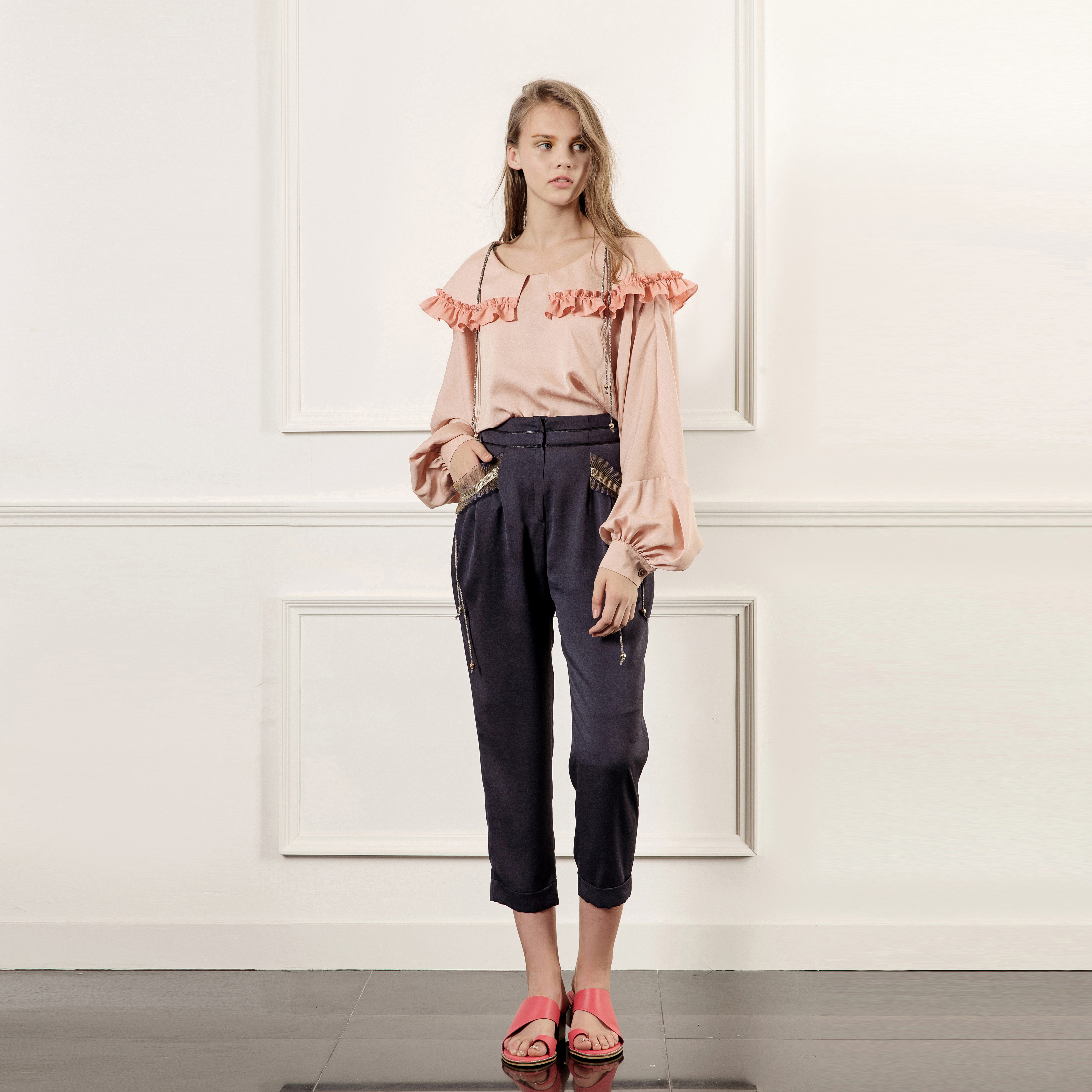LOOK 19