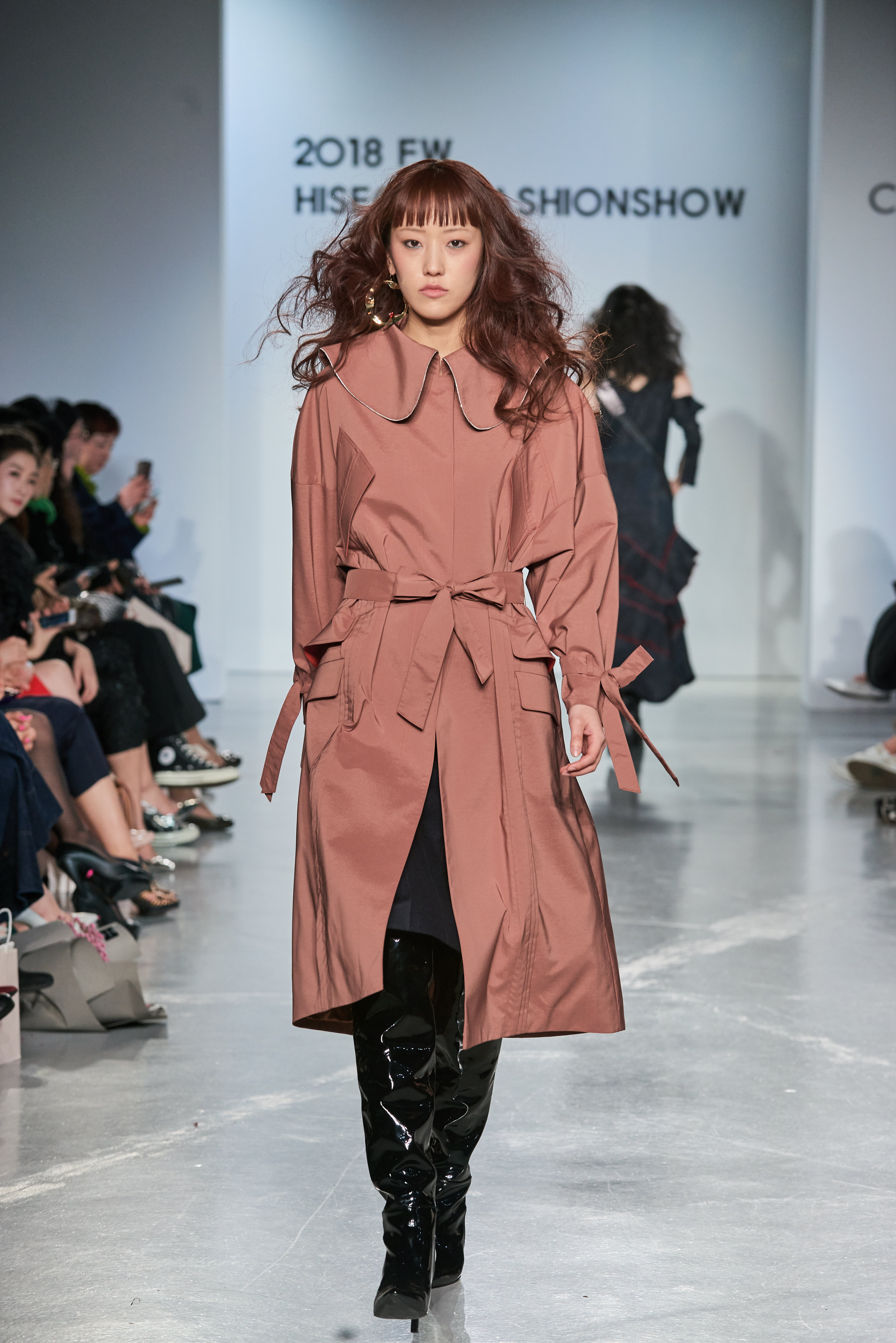 LOOK 28