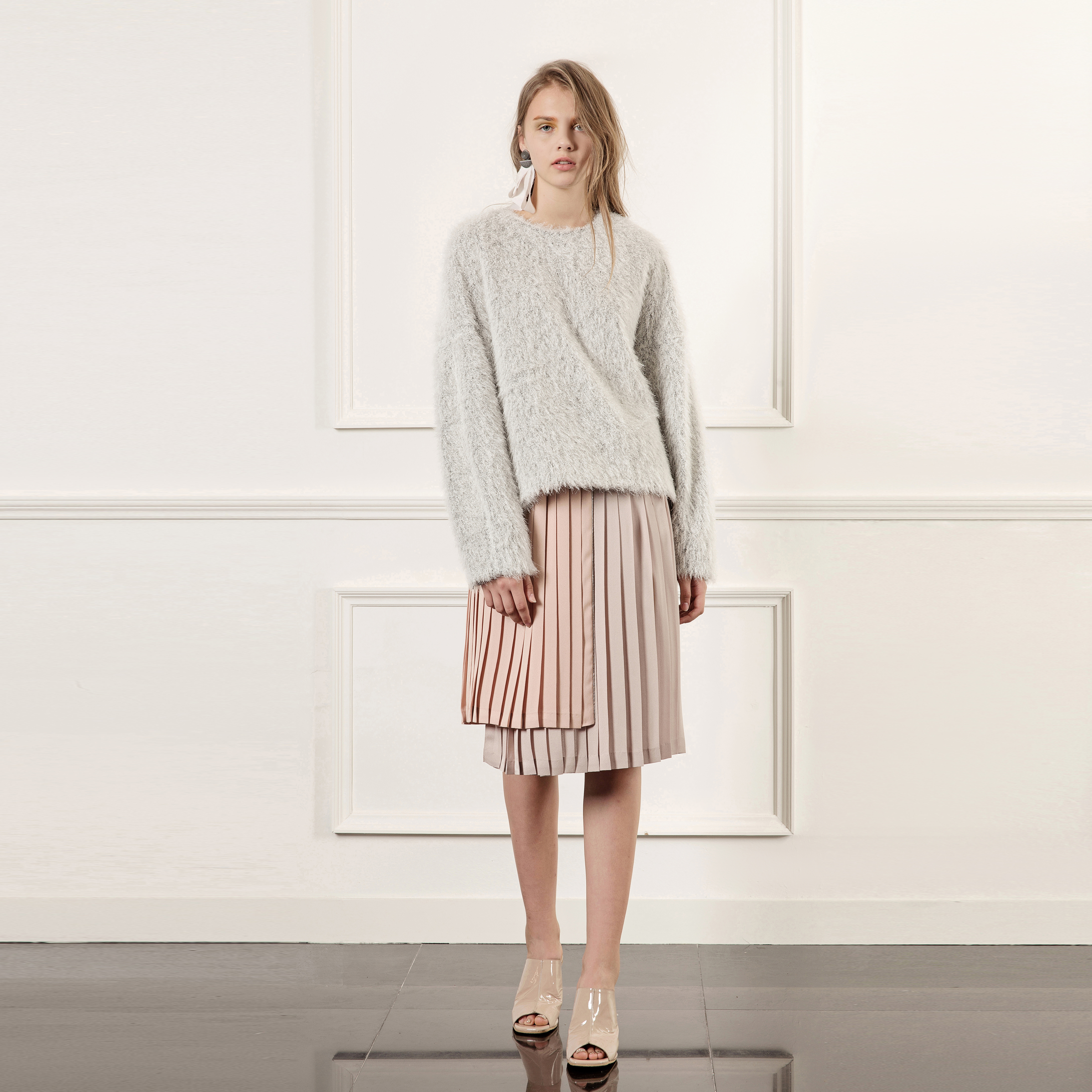 LOOK 53