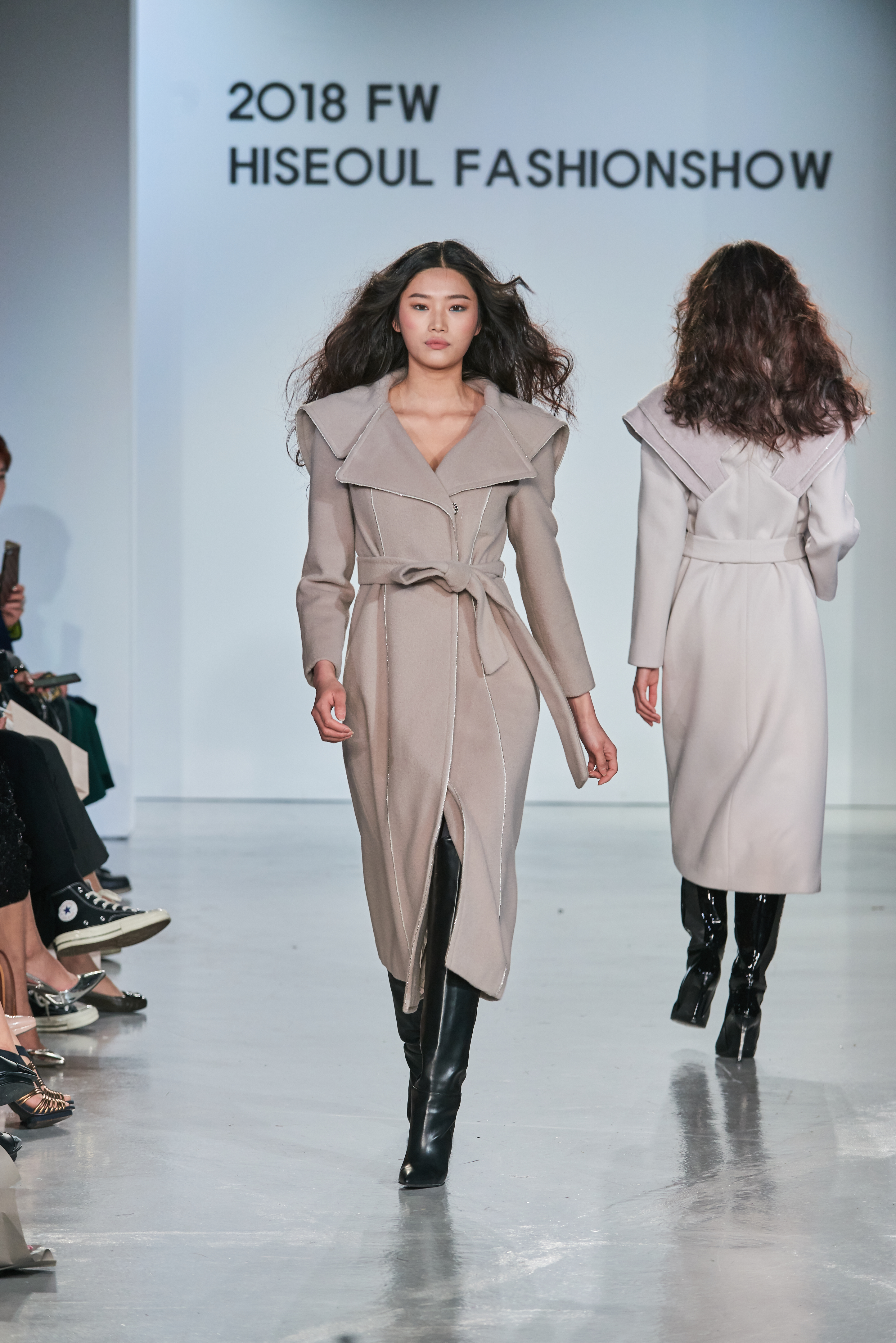 LOOK 32