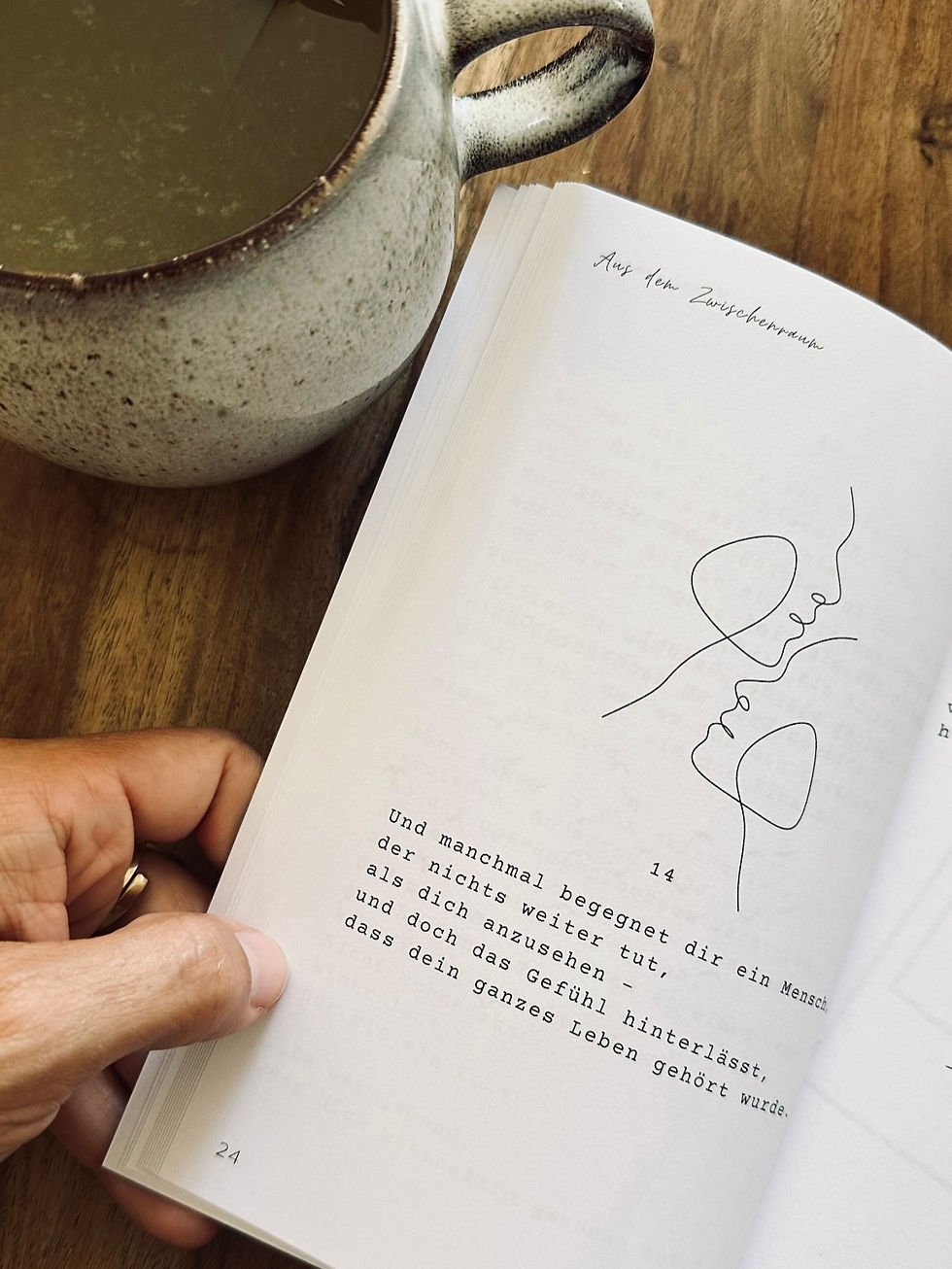Miniaturbild: Buch "Aus dem Zwischenraum - Fragmente für stille Seelen"