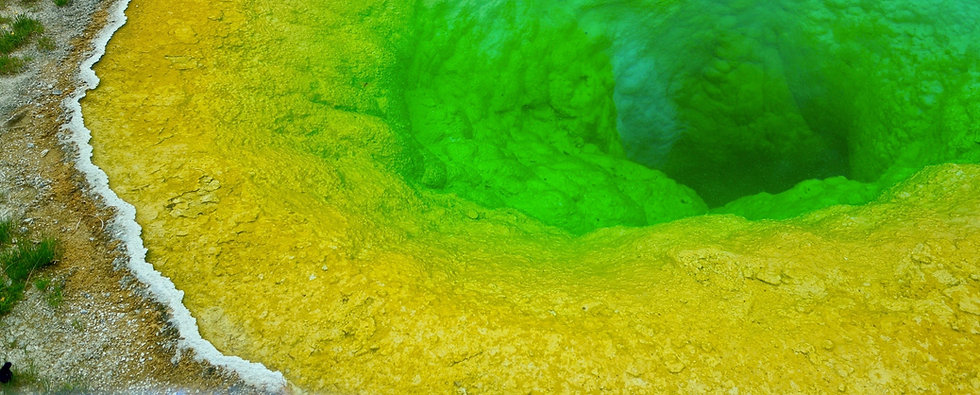 Hotspring_Yellowstone_RoadrunnerExpediti