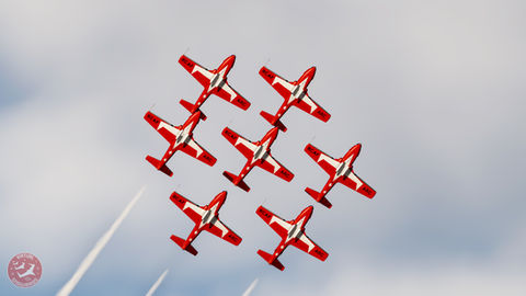 We are a group of aviation and flight simulator enthusiasts from North America. Created in 2006, our goal is to recreate the Canadian Forces Snowbirds performances in a flight simulator environment replicating the skill, teamwork and professionalism found in the Canadian Forces Snowbirds.