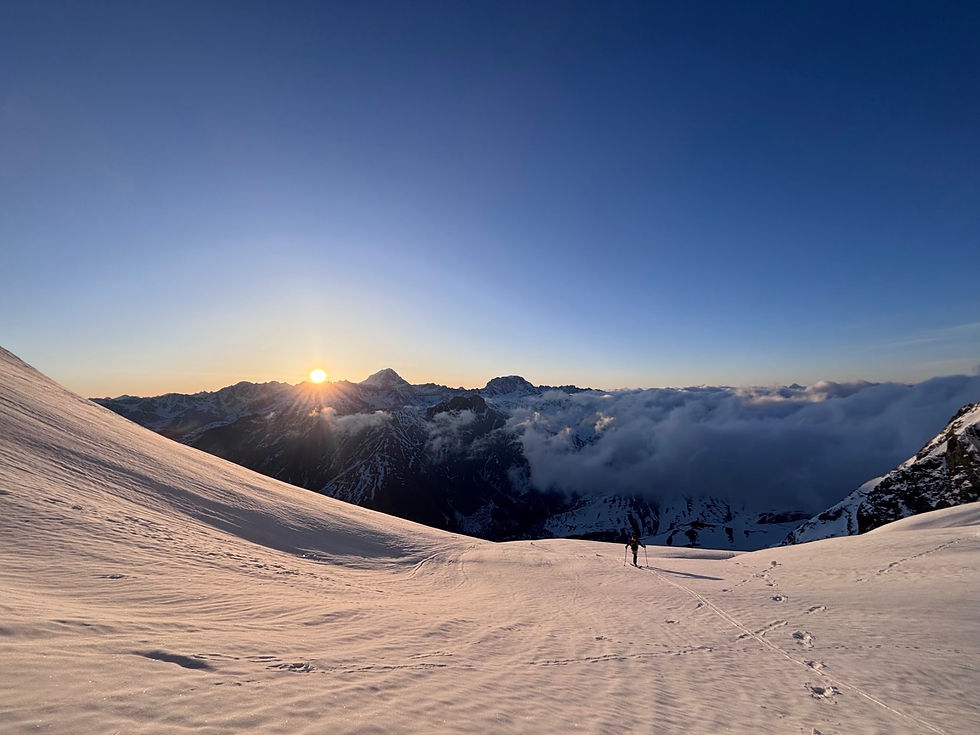 Sunrise during the approach to Mont Dolent