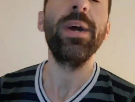 "Satisfacer" in spagnolo. Fai clic su "Check It Out" per guardare il video. 👨🏻‍🏫