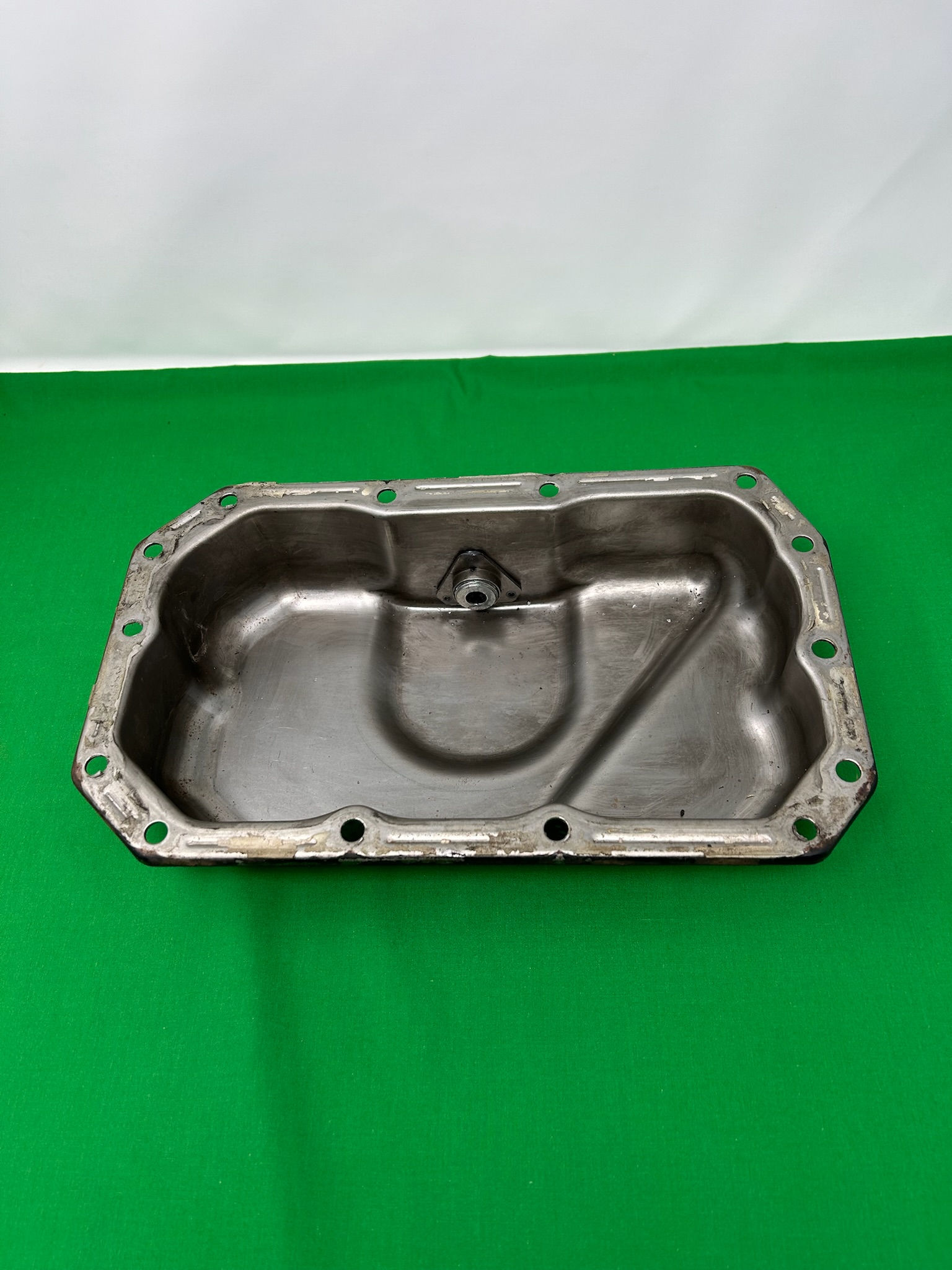 Used John Deere AM882446 Oil Pan