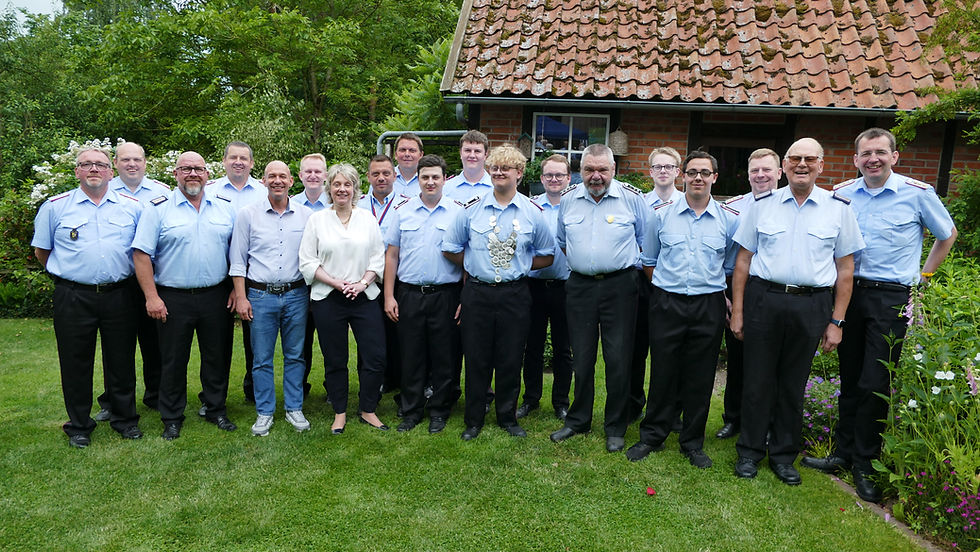 v.l. Stefan Kohrs, Sven Meyer, Thomas Schlicht, Frank Sander, Sascha Hell-Hundt, Tobias Mahsalzke, Katharina Ebeling, Peter Fehlow, Henrik Lange, Tim Ole Ehhers, Harm Peter Eggers, Steffen Meyer, Johann Kalbe, Wolfgang Bernhardt, Eike Dzaak, Dennis Grote, Ulf Heinemann, Gerd backeberg, Henning Sander