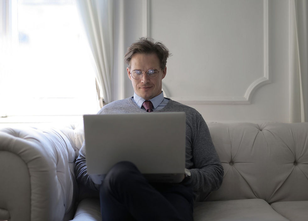 Employee checking email after a Microsoft 365 email and file cloud migration