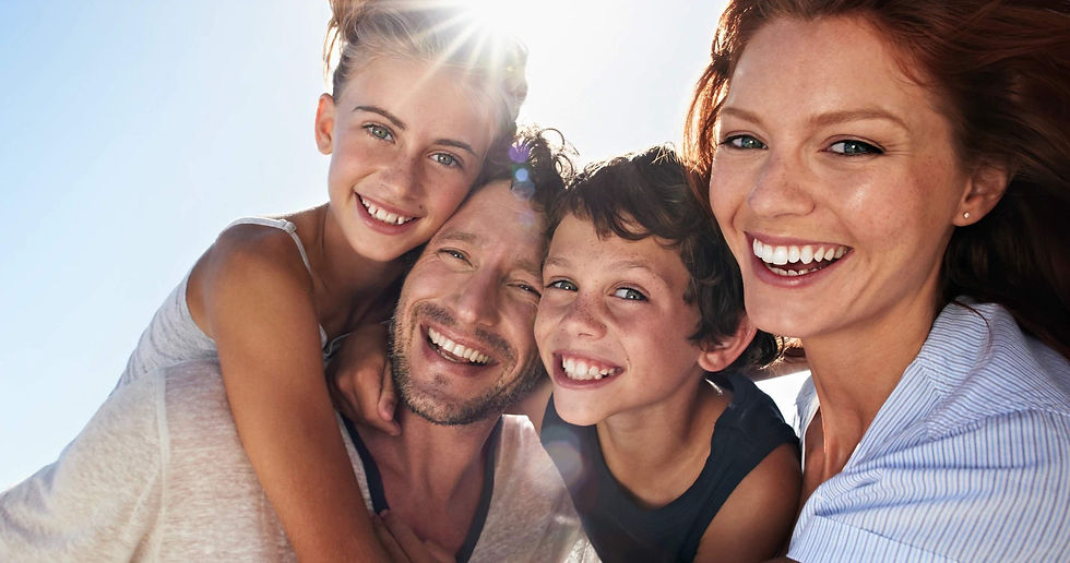 Glückliche Familie - FAMILIENLEBEN