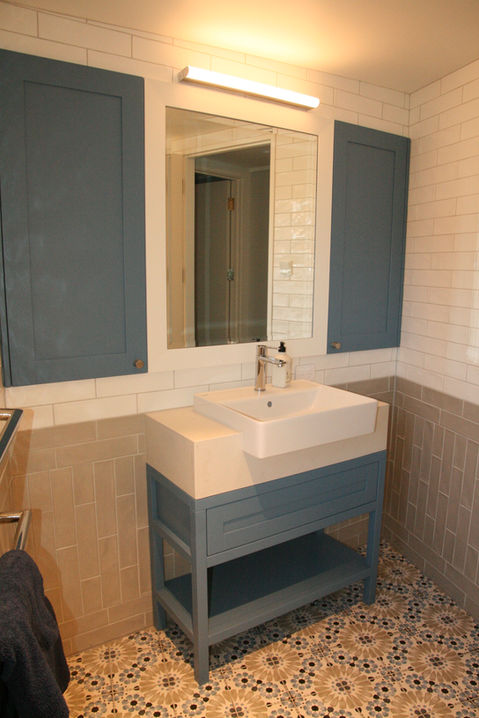 Powder room freestanding vanity