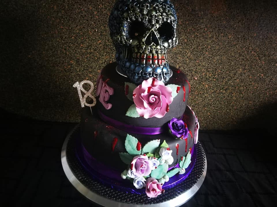 18 skull cake.jpg