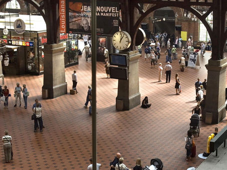 Reportage fra hovedbanegården kl 5:30 lørdag morgen.