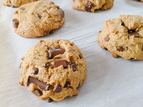 One Bowl, Easy Paleo Chocolate Chip Cookies! {grain-free, gluten-free, dairy-free, no refined sugar}