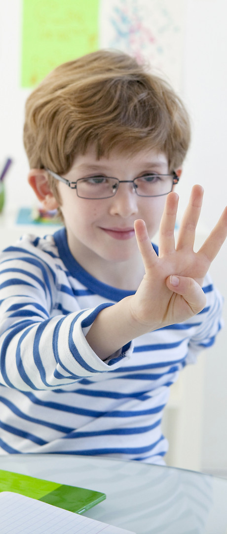 Niño en Logopedia