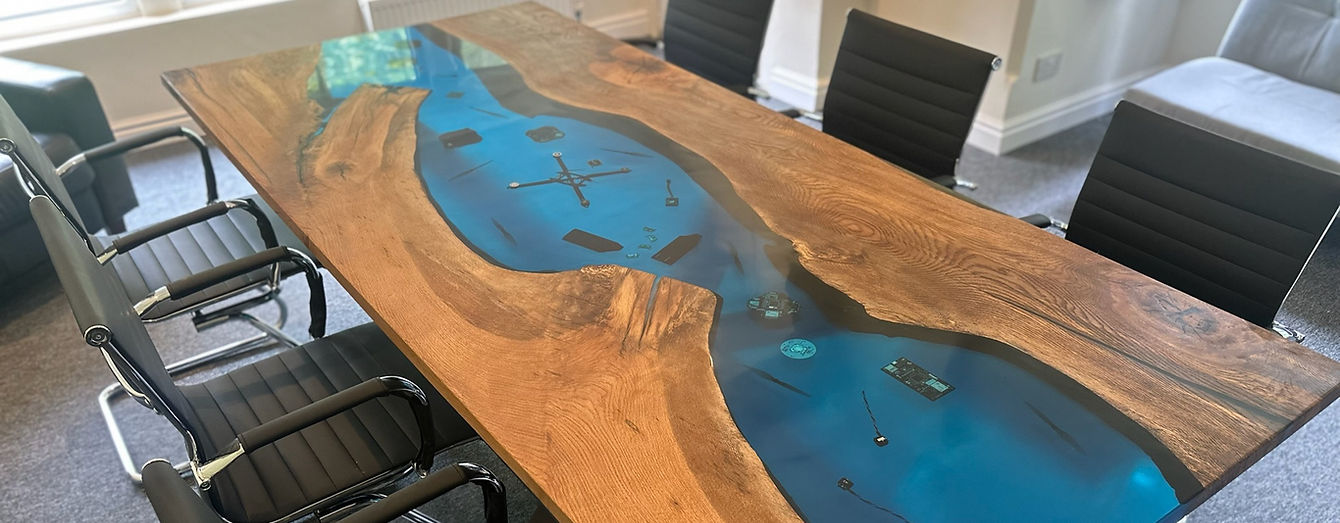 Resolux_Dynamix Resin River Table 2_edited.jpg
