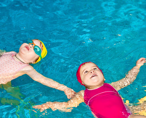 Bébés dans l'eau