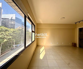 SALA COMERCIAL na ZONA SUL, com Uma Vaga de Garagem!