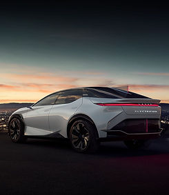 Lexus-LFZE-hero-desktop-960x1109-LEX-LFZ-CY21-0014_M75.jpg