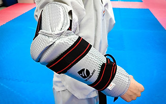 tikkurilan-taekwondo-käsivarsisuojat.jpg