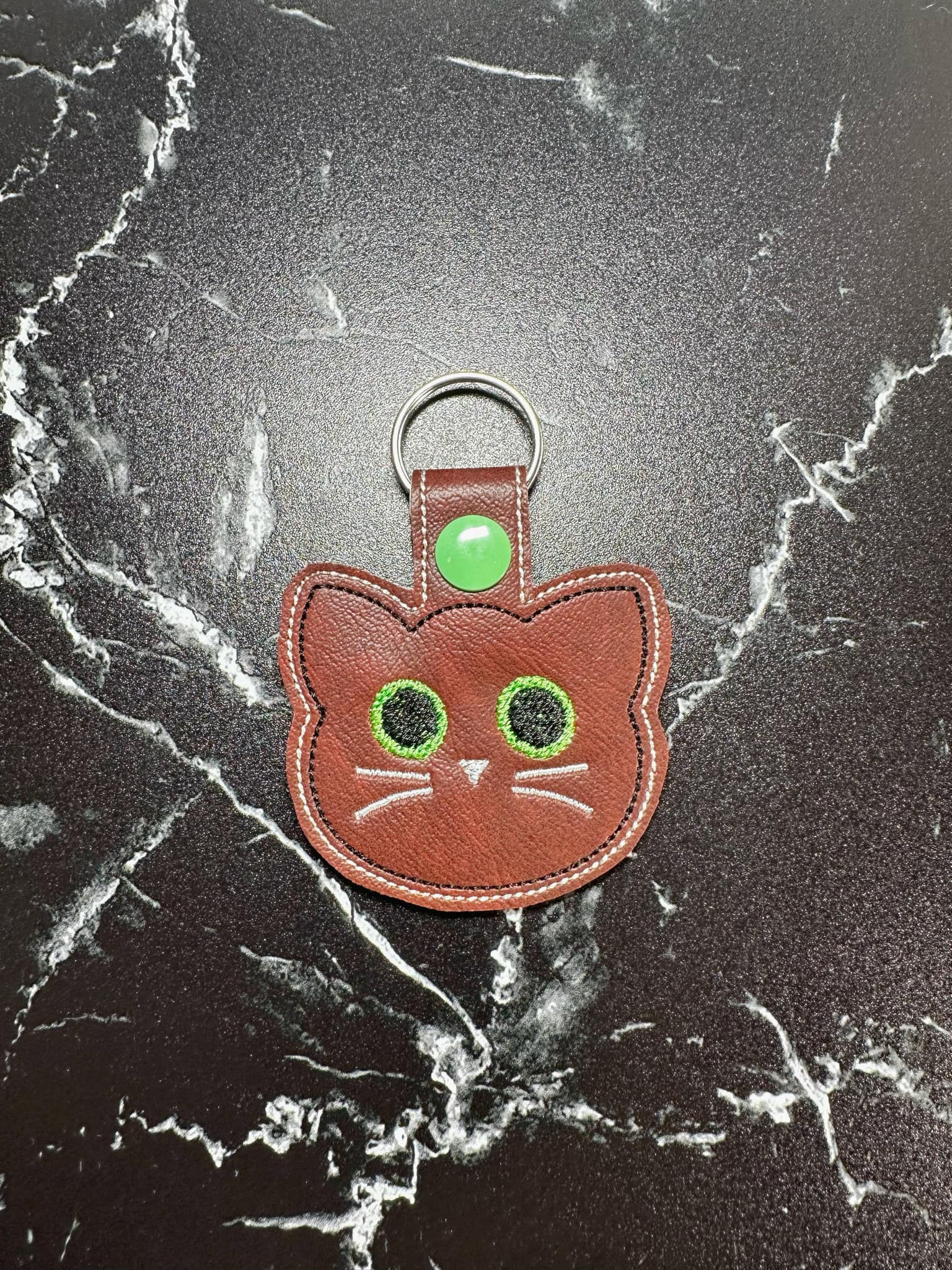 Simple cat keychain