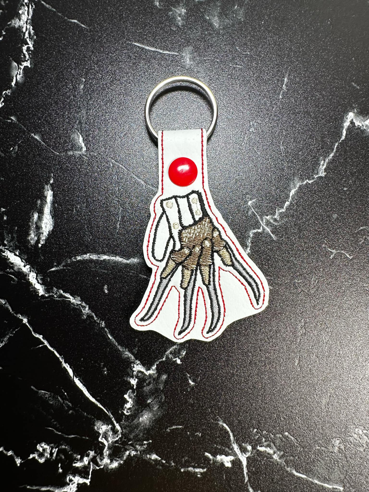 Nightmare horror glove