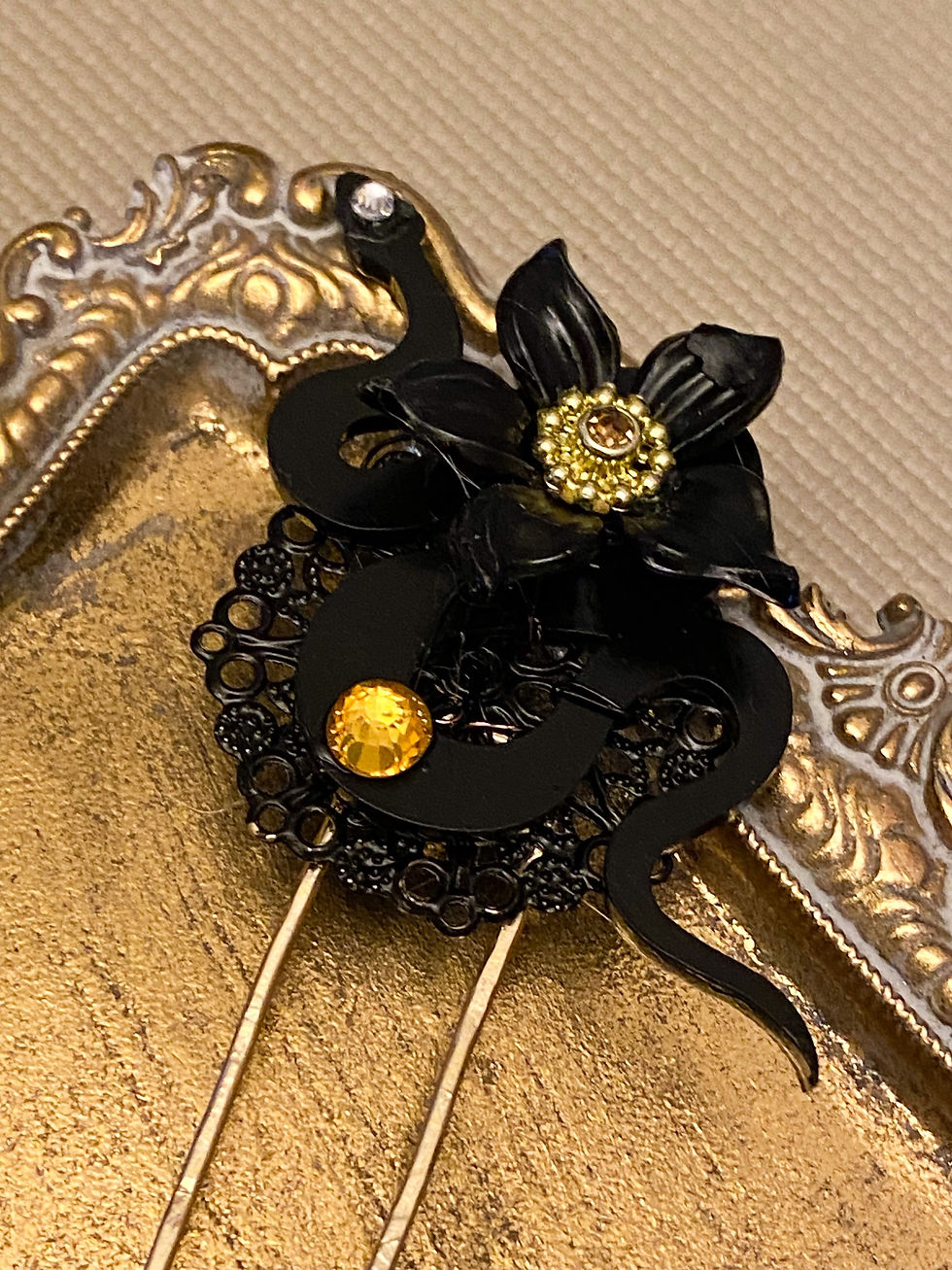 Thumbnail: Medusa Hairpin