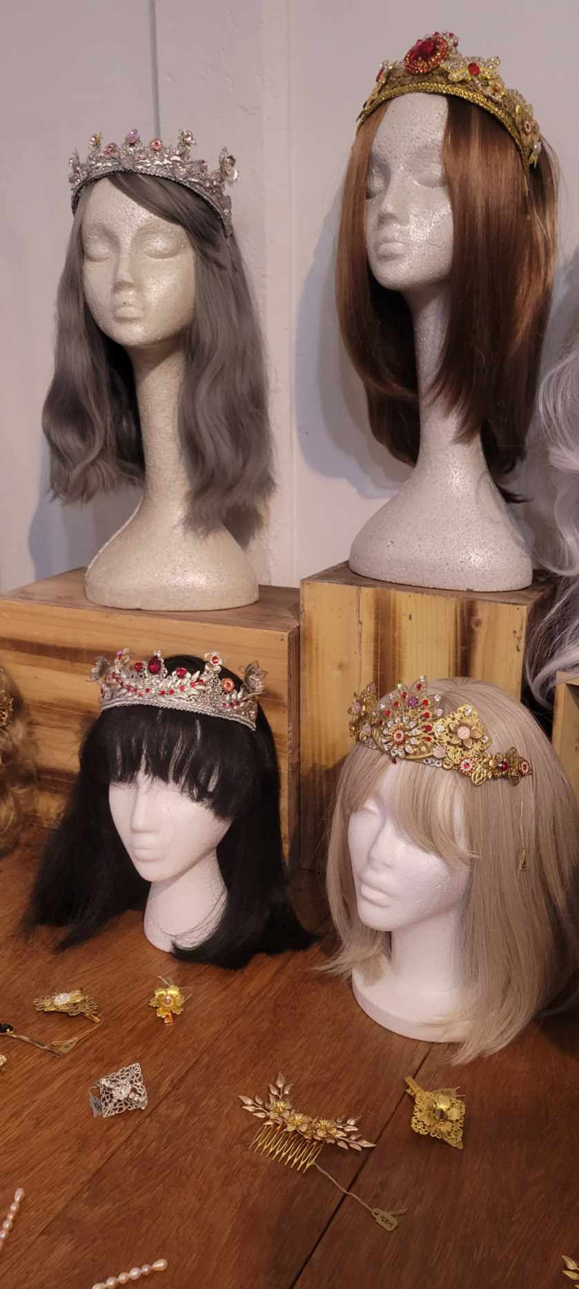 Amira Design Crowns 