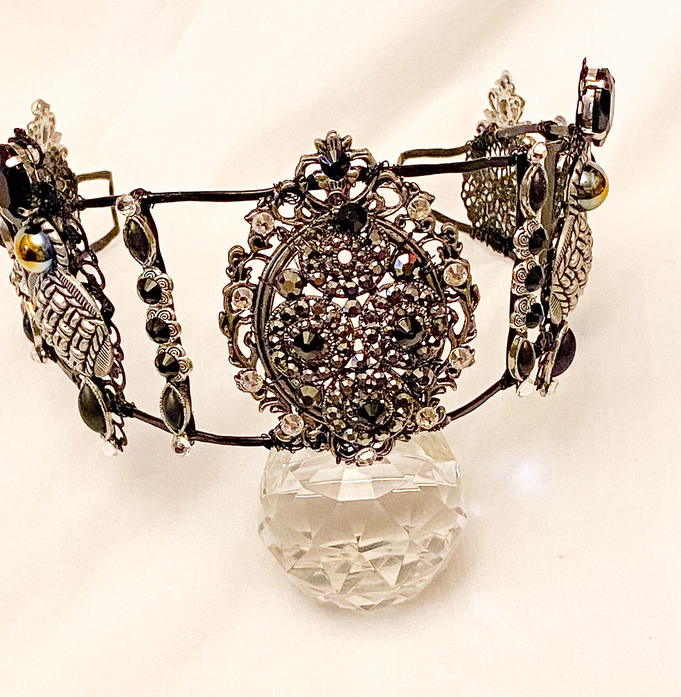 Thumbnail: Brena Gothic Crown