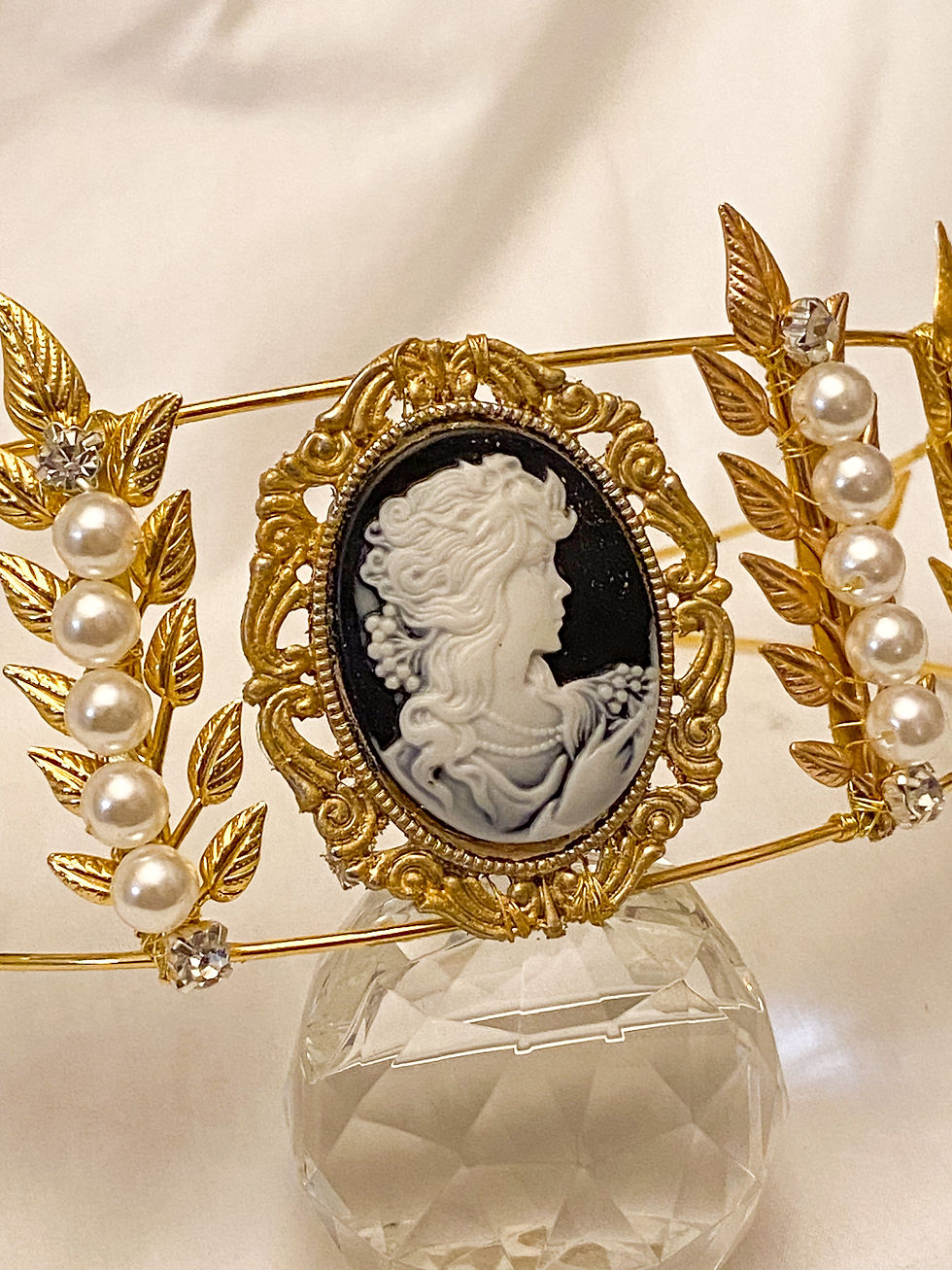 Thumbnail: Daphne Vintage Gold Crown