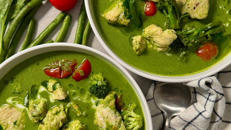 SUPER GREEN CHICKEN CURRY