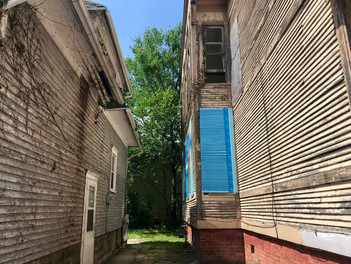 2019
16 panel mural board-up project with the Arts Commission and First Federal Bank volunteers
Toledo, OH