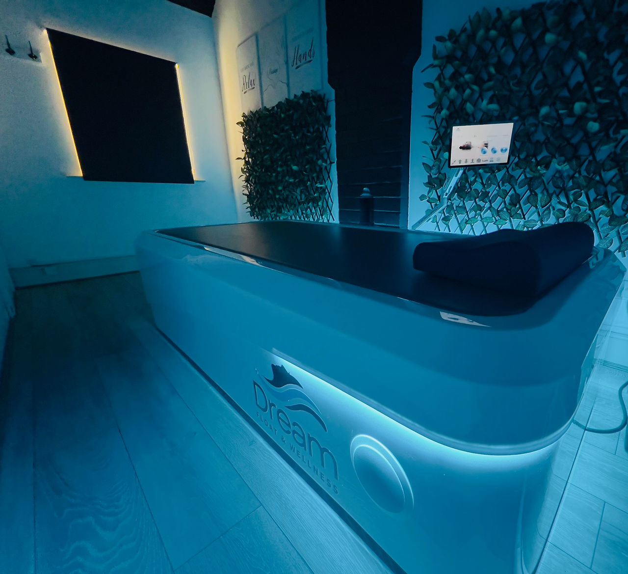 Dry hydrotherapy massage bed