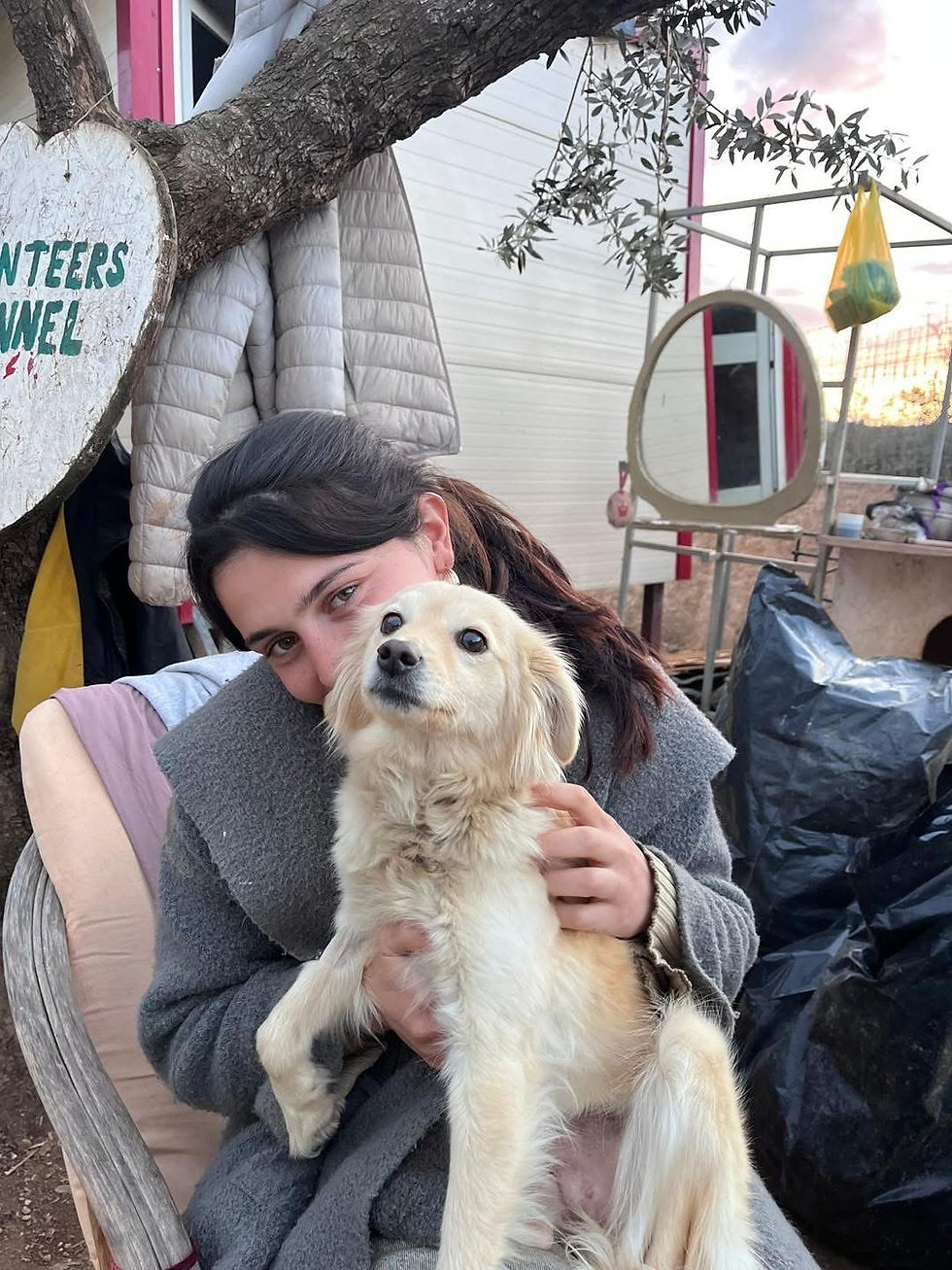 Nora & Anastasia in the shelter