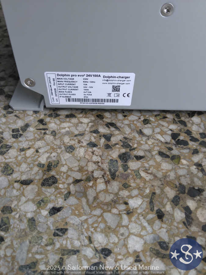 Dolphin Pro 24-100 Battery Charger