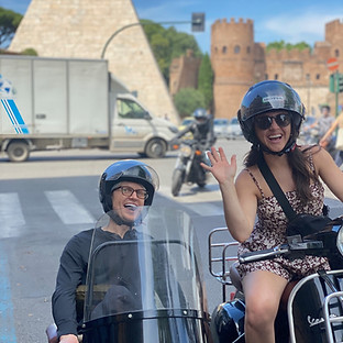 Happy guests of our vespa tour in rome