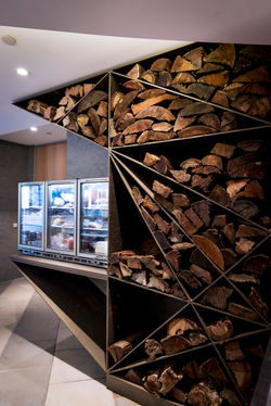 Vivo, Gold Coast, Luchetti Krelle