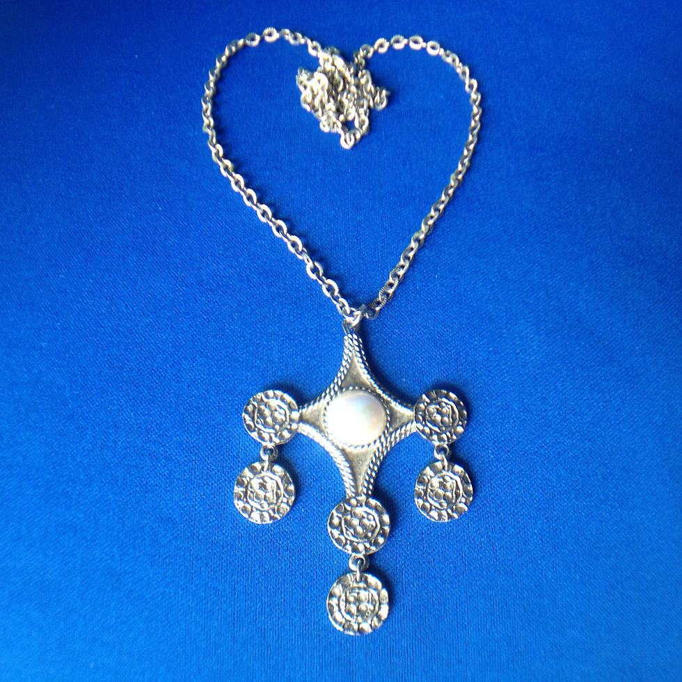 Thumbnail: TTO 346 Cross with faux pearl centre