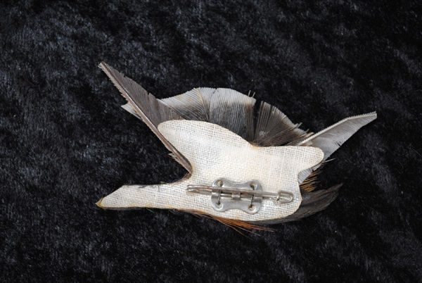 Thumbnail: TTO 0035 Feather Bird Brooch