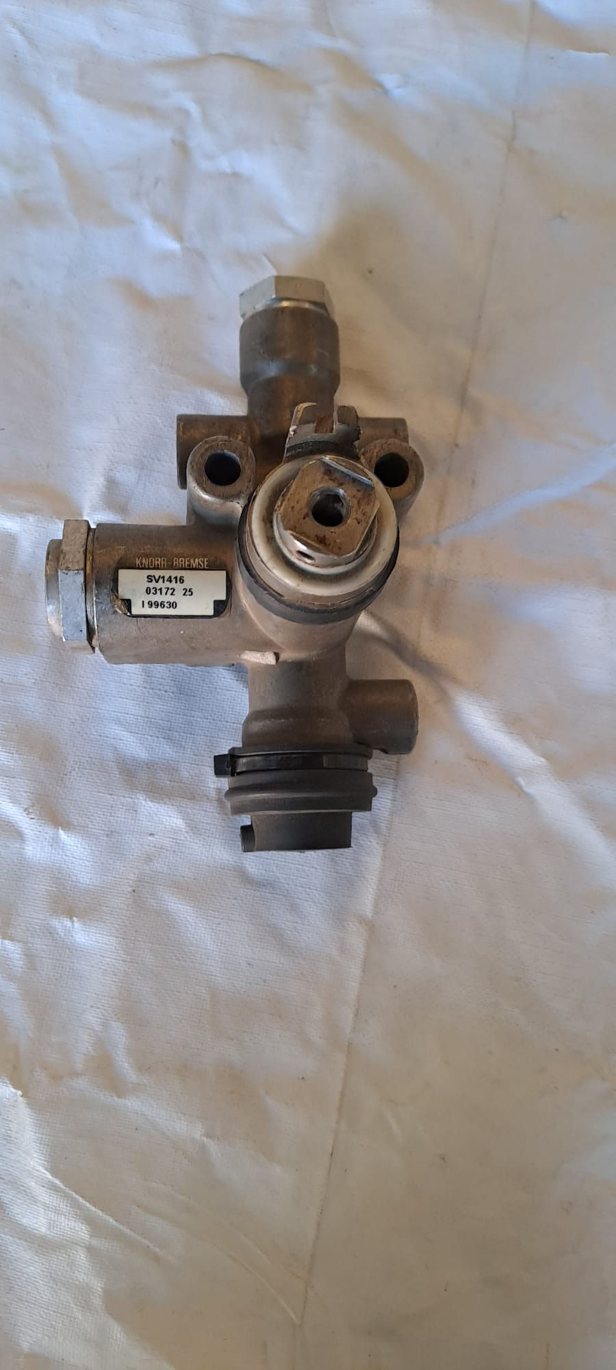 الصورة المصغرة: LEVEL CONTROL VALVE KNORR- BREMSE