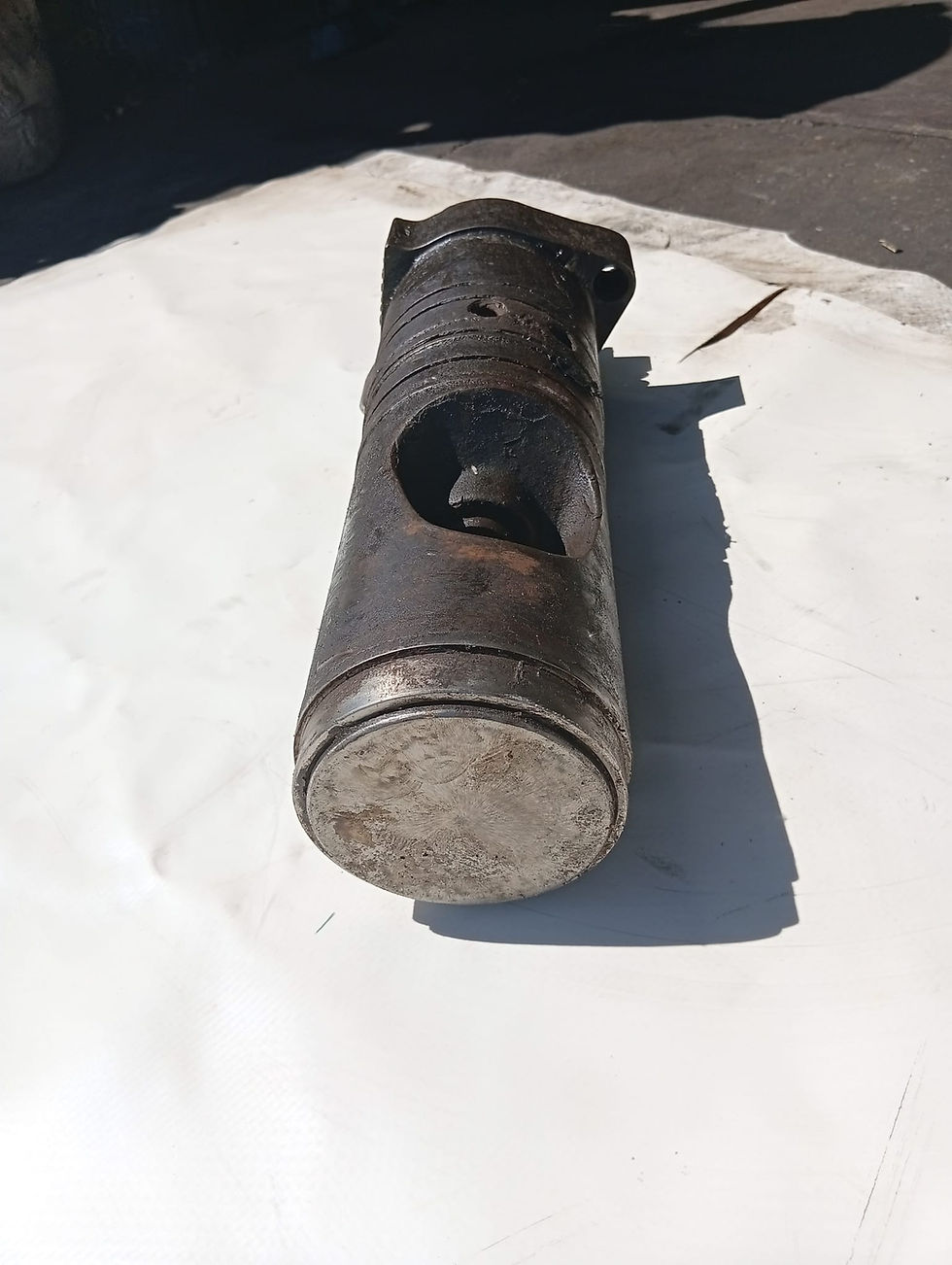Miniatura: CYLINDER HEAD VALVE FOR DEUTZ SBV 12M 540
