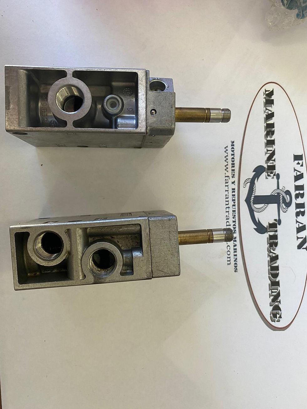 الصورة المصغرة: ELECTRO VALVE TYPE 7959 PART NUMBER: E802