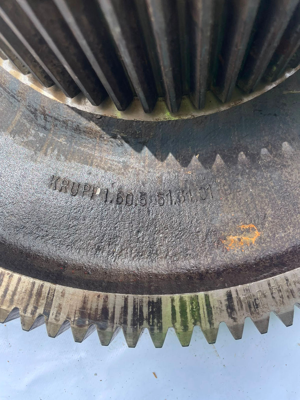 الصورة المصغرة: CRANKSHAFT AND PARTS FOR MAK 453 ENGINE