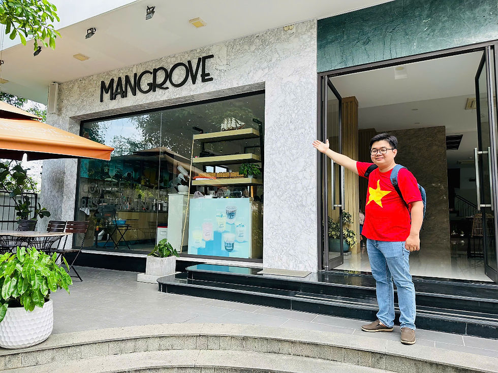 Du khách "check-in" tại Mangrove Hotel
