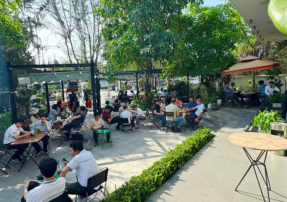 Khu vực sảnh cà phê ngoài trời thoáng mát, rất lý tưởng cho bạn tận hưởng thiên nhiên trong lành