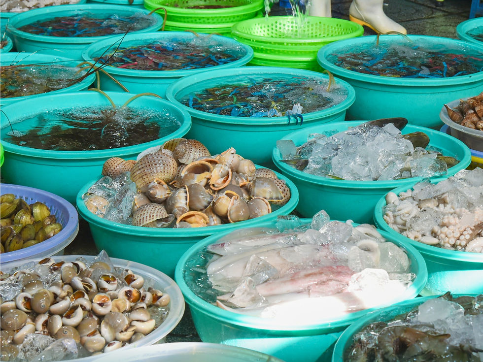 Mua đặc sản về làm quà cũng là một trong những trải nghiệm thú vị khi đi du lịch tại Cần Giờ