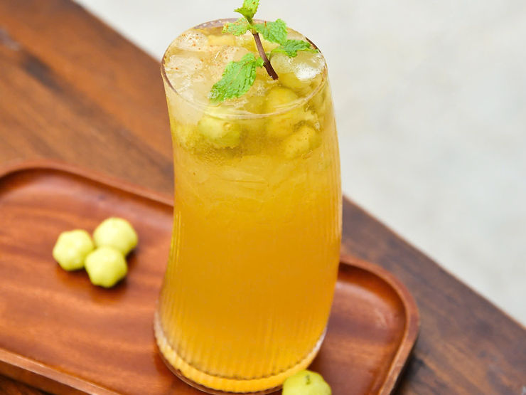 Trà chùm ruột muối ớt tại Mangrove Coffee & Tea