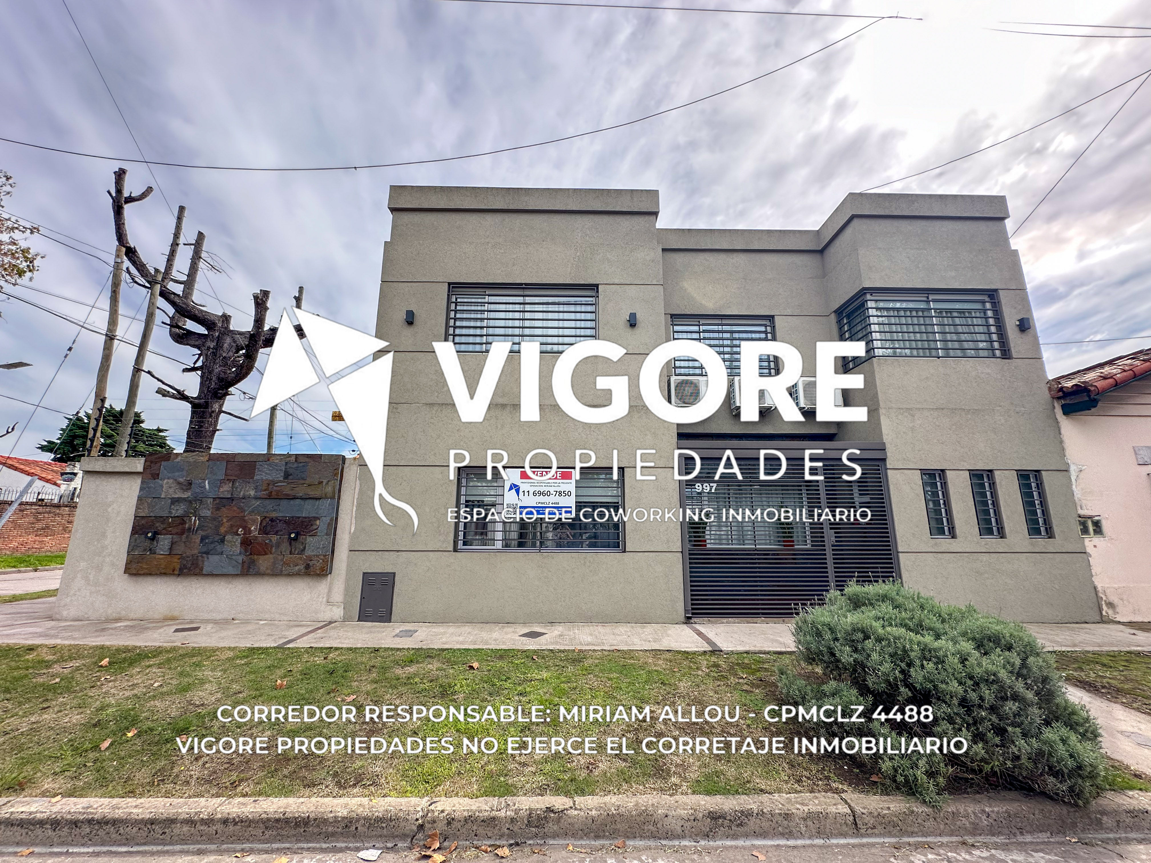 Casa 5 ambientes de 135m² en venta con cochera en Temperley