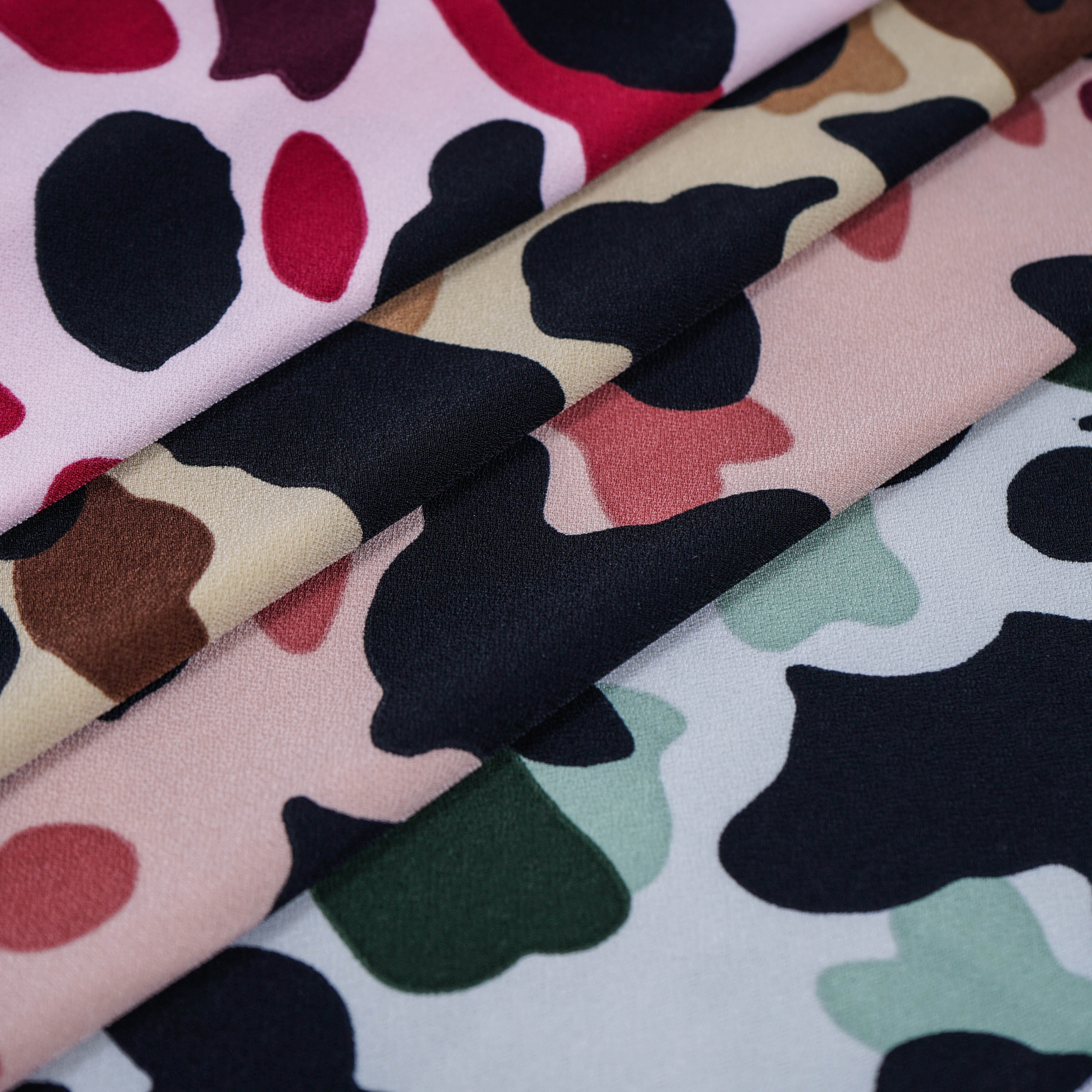 ANIMAL PRINTS LEMONSKIN POLYESTER KNIT-AJO2881