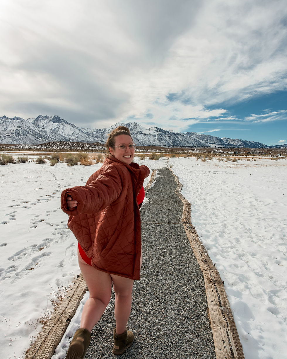 Trail to Wild Willys Hot Springs in Mammoth Lakes