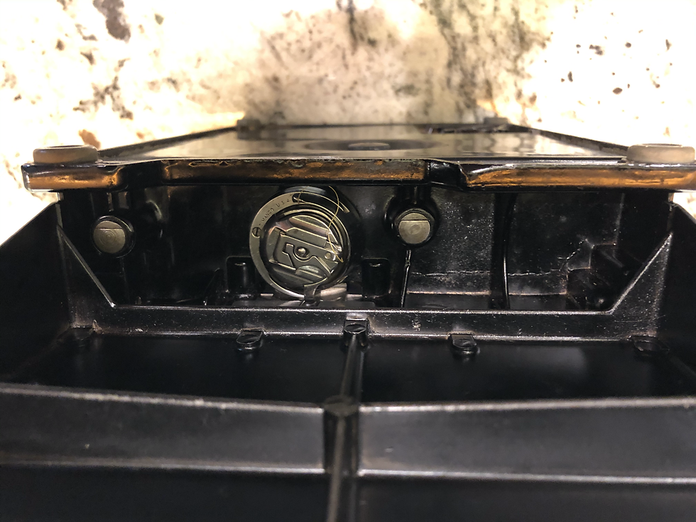Thumbnail: 1952 Singer 221 Featherweight